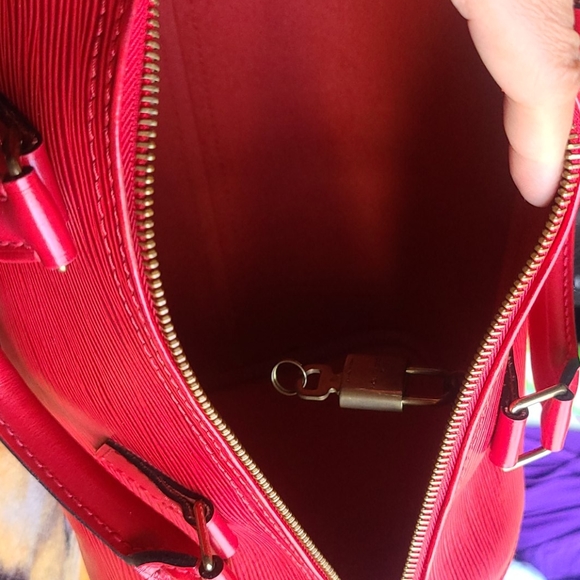 Louisvuitton hand bag - Picture 9 of 14